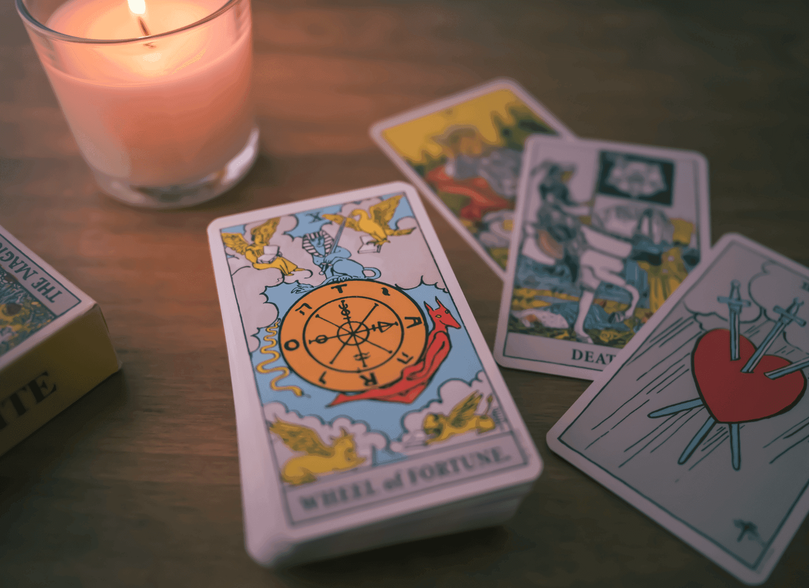 best tarot hashtags featured image