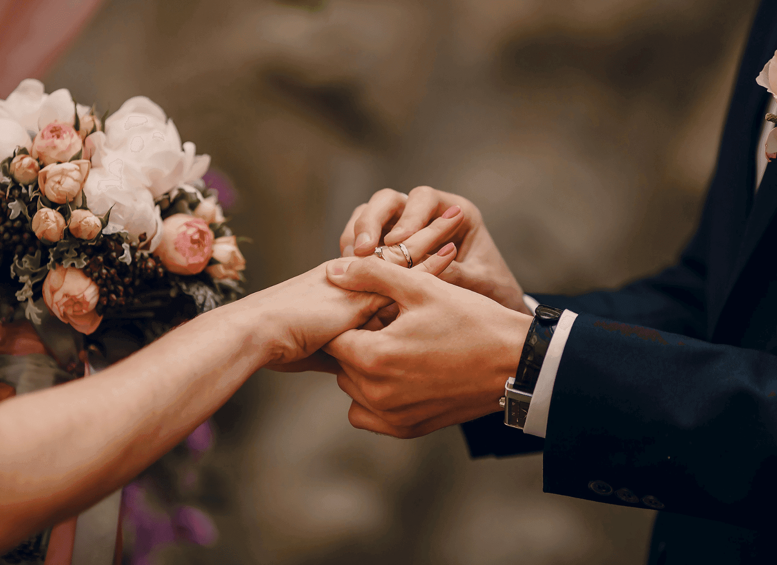 best weddings hashtags featured image